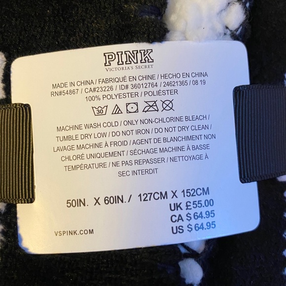 NWT pink VS Sherpa blanket snowflake dog 50 x 60” - Picture 3 of 4